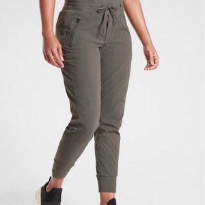 Athleta Trekkie North Joggers - 12 T - Mountain Olive
